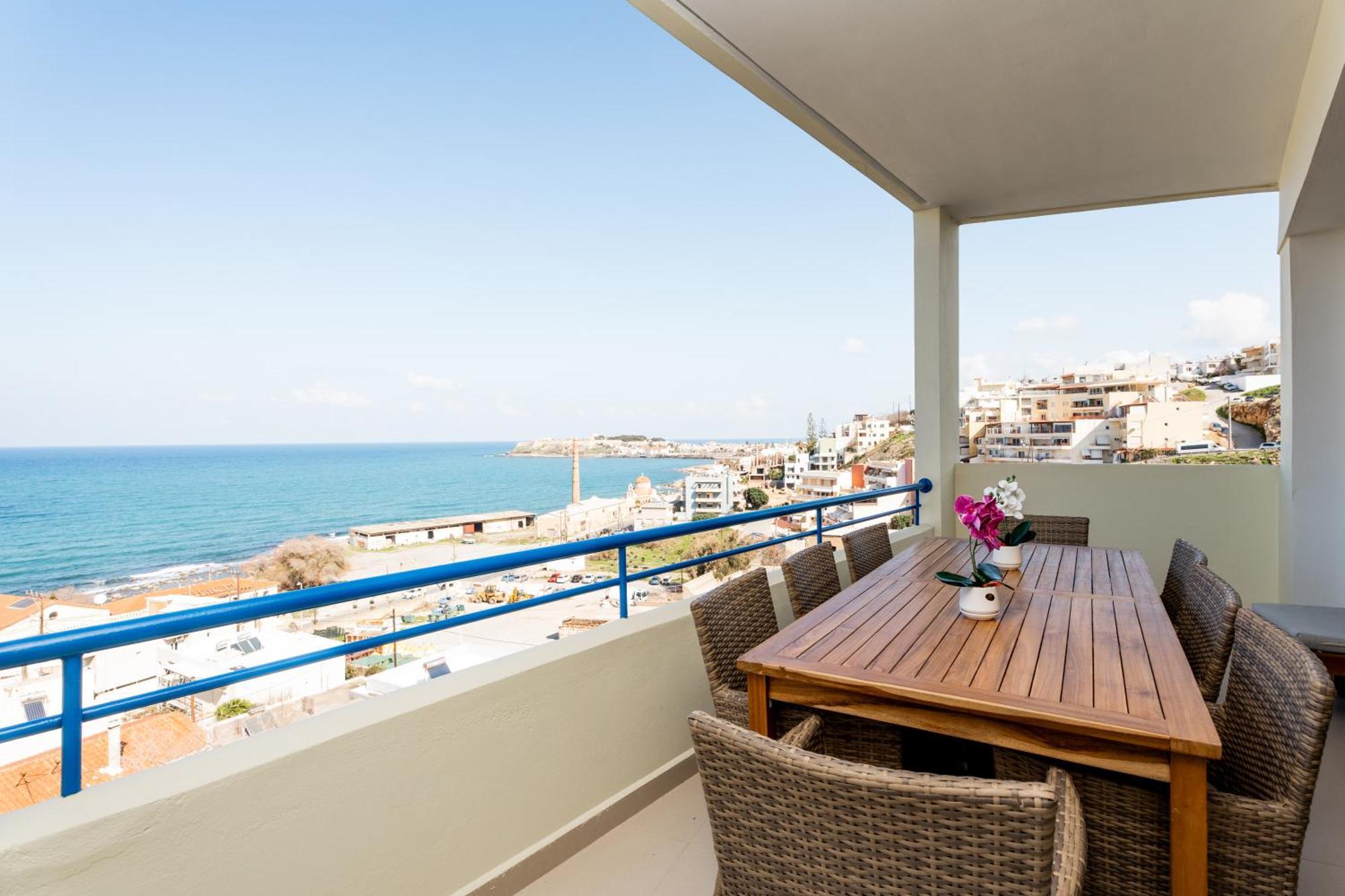 Secret View Apartment, With Private Jacuzzi Rethymno  Bagian luar foto