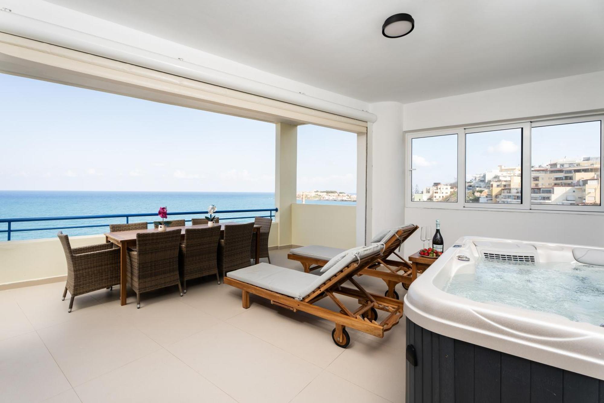 Secret View Apartment, With Private Jacuzzi Rethymno  Bagian luar foto